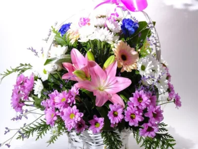 Cesta de flores variadas